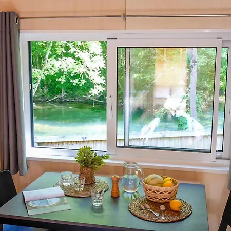 Slow Village - Perigord 3* Saint-Cybranet