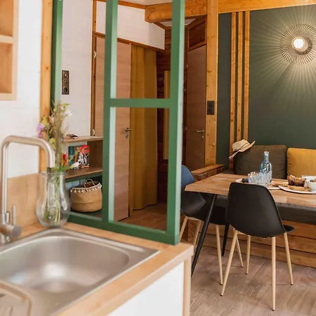 Slow Village - Perigord 3* Saint-Cybranet